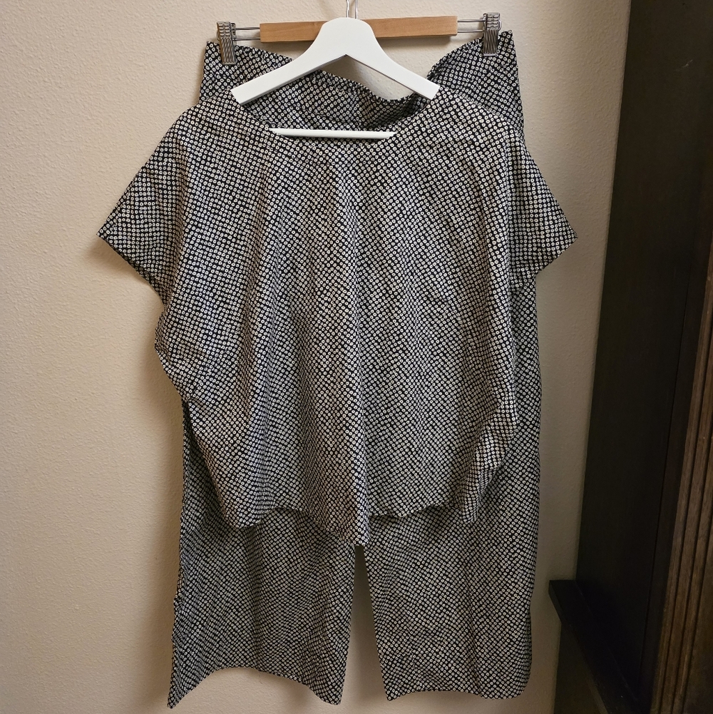 Eileen Fisher Organic Cotton Bandhini Print Set.